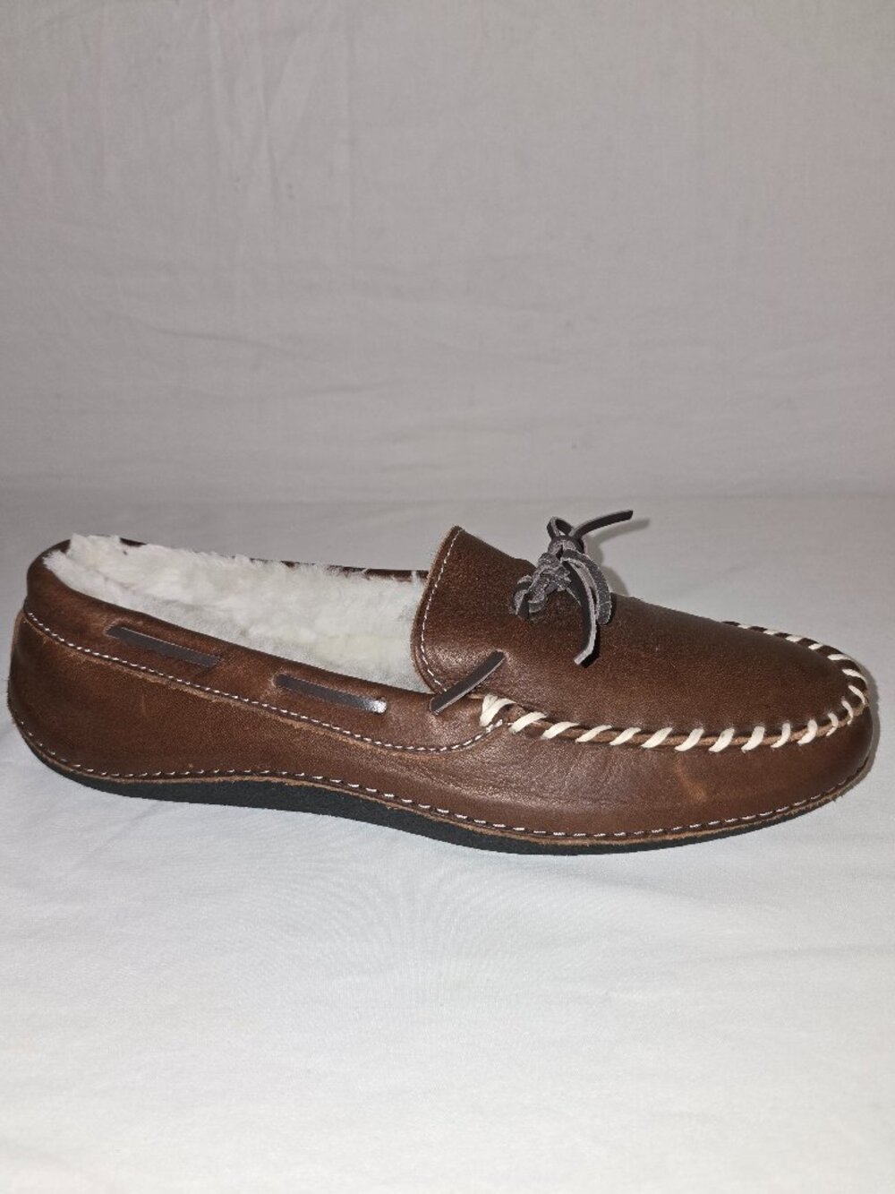 Orvis Men's Brown Leather Shearling Lined Moccasin Slippers Rubber Sole Size 9